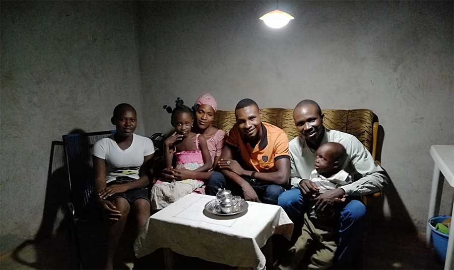 SIG participe au financement de kits solaires au Mali